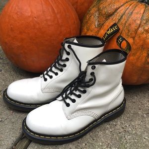 ✨LIKE NEW✨ 1460 White Doc Marten Boots